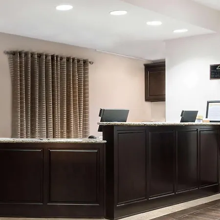 Days Inn & Suites By Wyndham Dallas-3